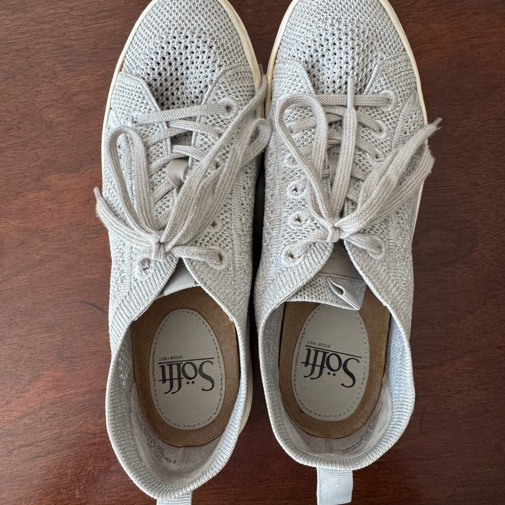 {sofft} Light Gray Knit Lace-Up Sneakers Size 6.5/7